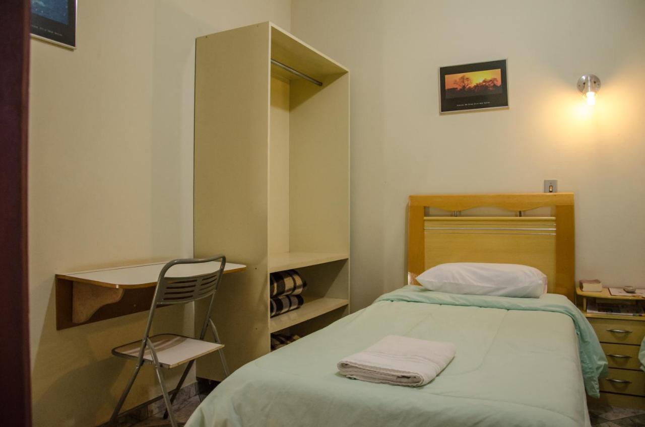 Hotel Pousada Do Leao Ленсойс Паулиста Екстериор снимка